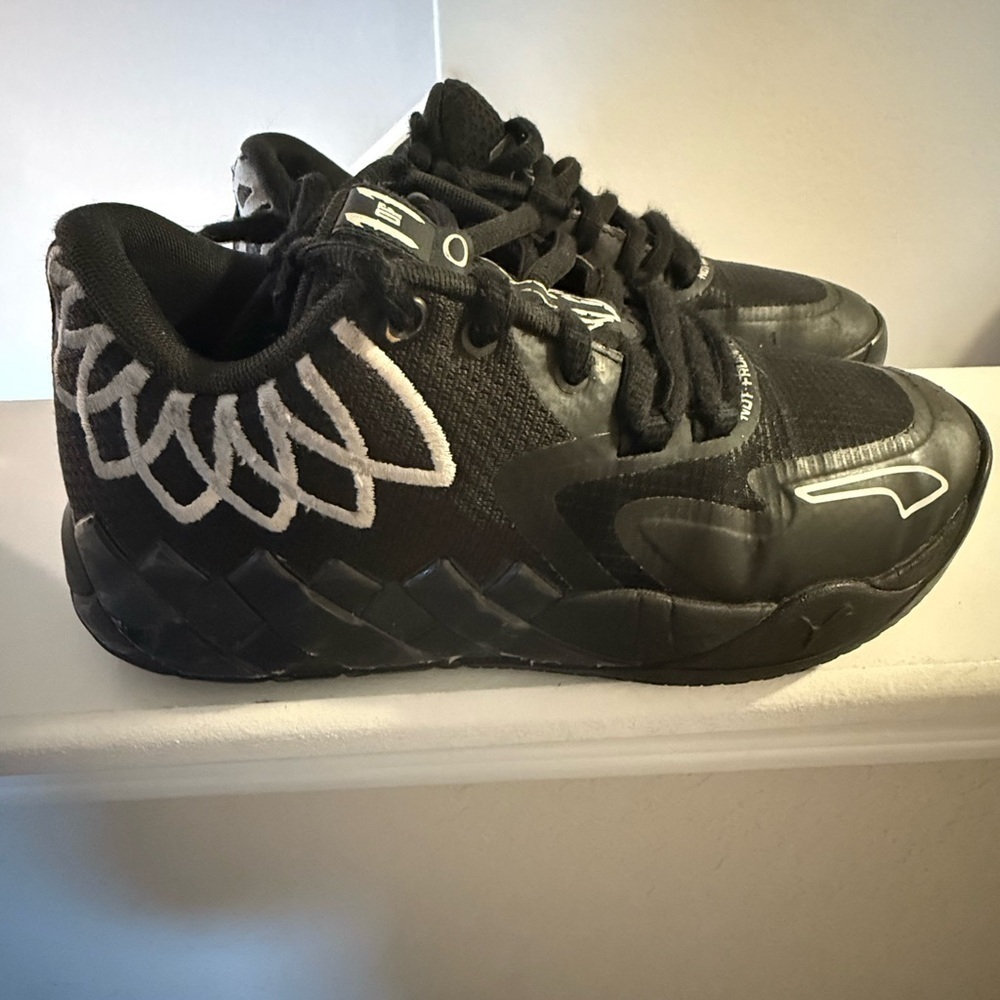 Puma Big kids Kids Boys Mb1 Lo Basketball Sneakers Shoes - Black - Size 5
